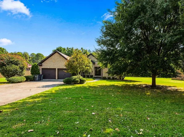 2355 Sky Park Rd, Florence, AL 35634