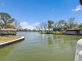 2210 Fredwoods Dr, Kingsland, TX 78639