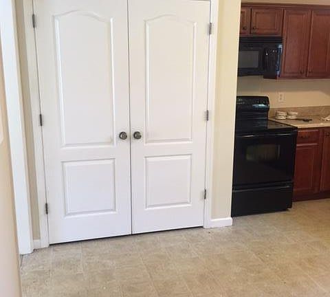 5th image of 363 Maple Park Dr
