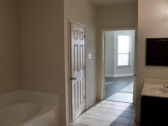 5th image of 3804 Oceanview Dr #3804