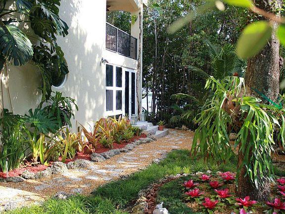 3rd image of 5867 Paradise Point Dr
