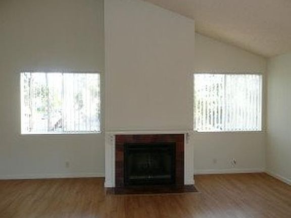 5th image of 73 Silcreek Dr