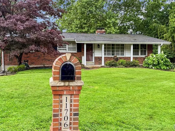 11706 Doverhill Dr, Saint Louis, MO 63128