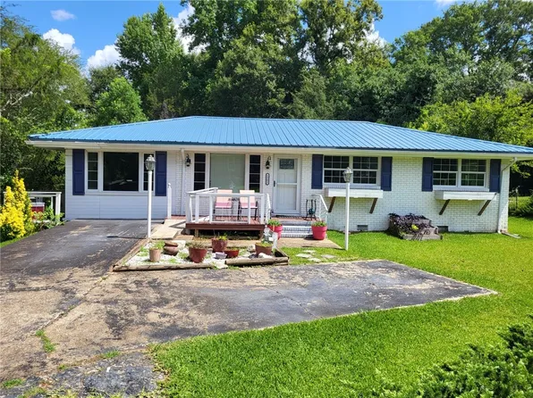 1502 S 3rd St, Lanett, AL 36863