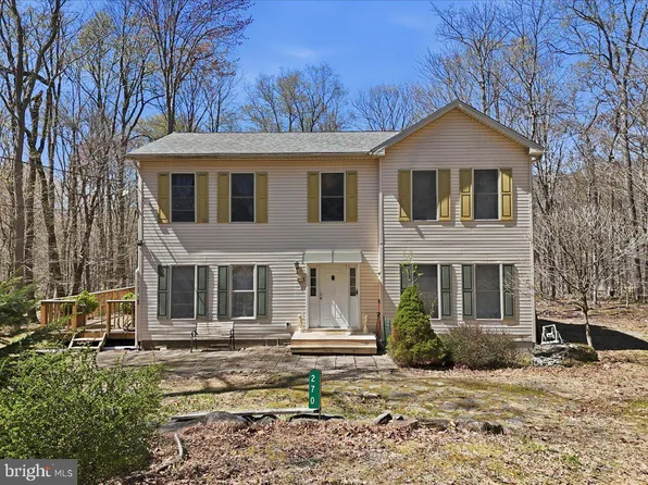 270 Packanack Dr, Clifton, PA 18424