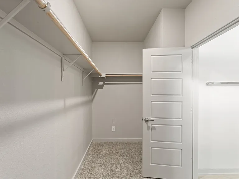 237 Ashford St — Photo 15