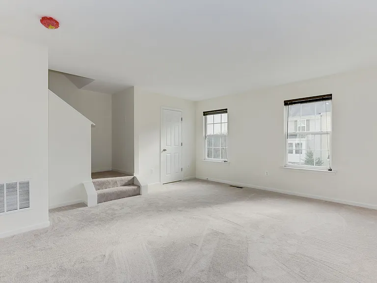 119 Monticello Sq — Photo 24