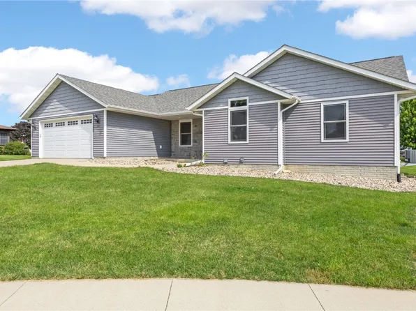 202 Sunrise Dr, Tipton, IA 52772