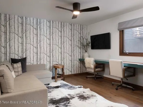 671 E Kelly Ave, Jackson, WY 83001