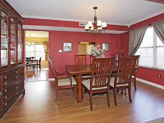 3rd image of 11111 Bayridge Cir W