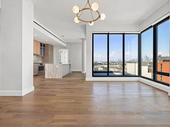 262 9th Street image 2 of 36