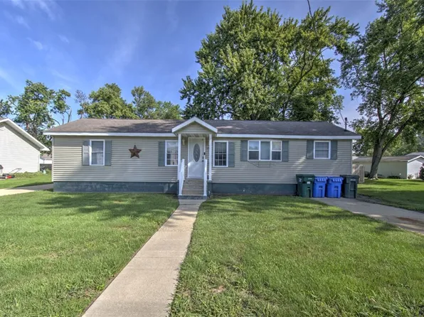 217 E Seiberling St, Blue Mound, IL 62513