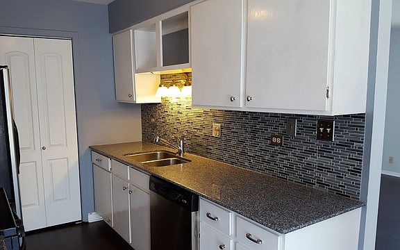 5th image of 1356 Barclay Ln