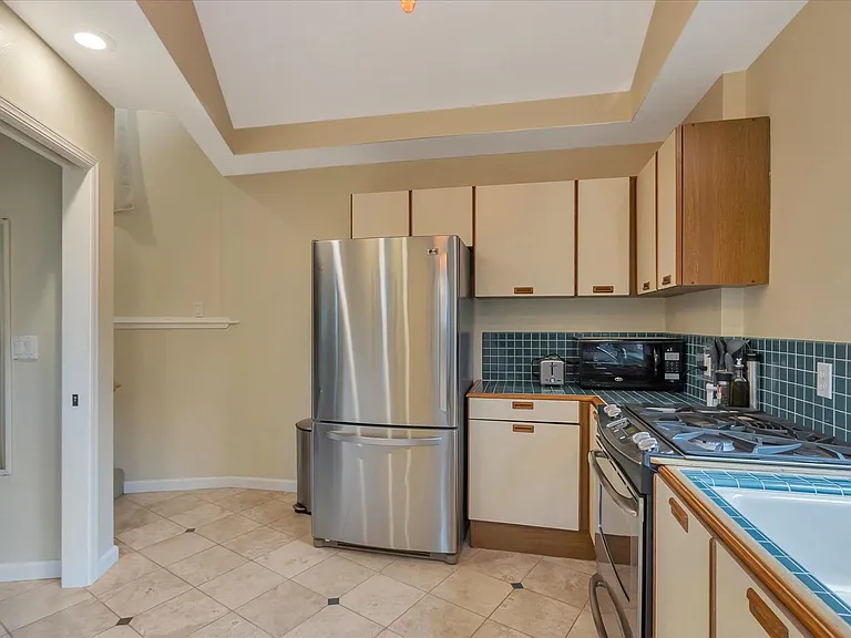16101 Matilija Dr — Photo 15