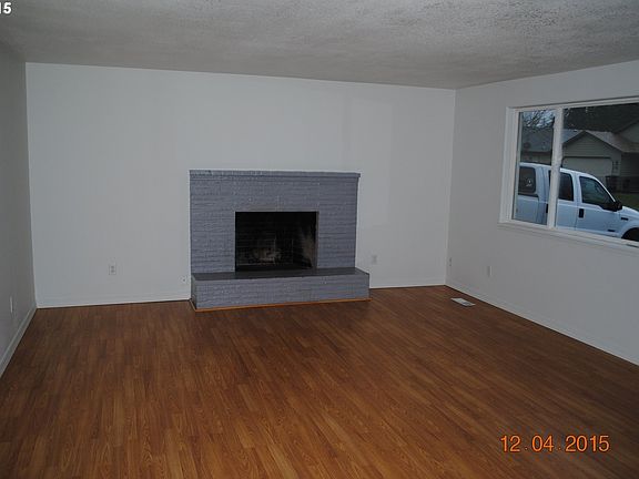 3rd image of 15900 NE 10th Way