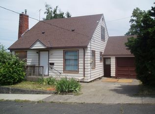 915 8th St, Oregon City, OR 97045