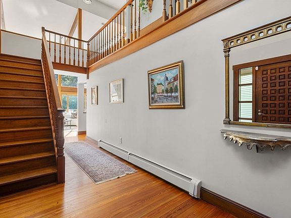 3rd image of 39 Westbrook Ln