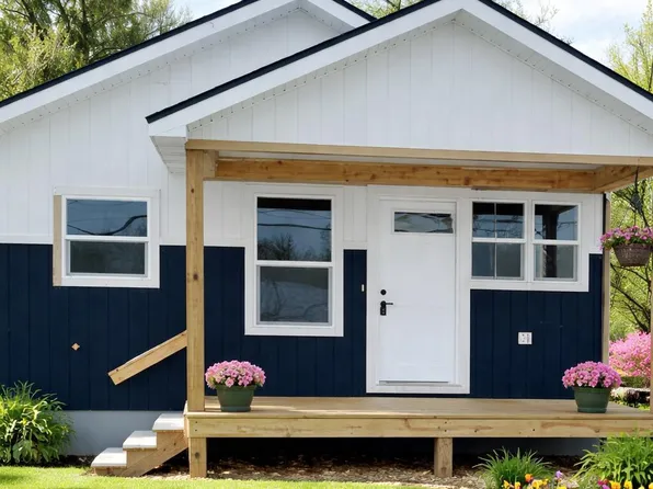 1735 Lyons Ave, Lansing, MI 48910