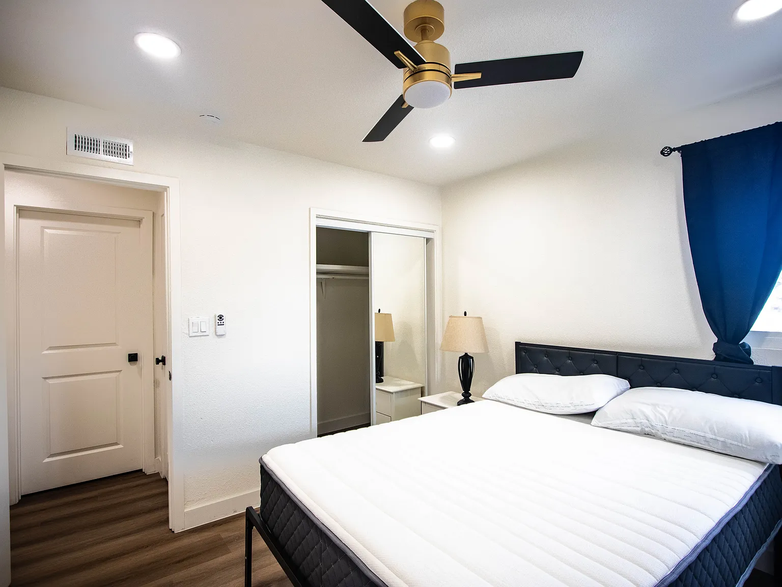 4 bed, 2019 sqft, $1,300 — Photo 1
