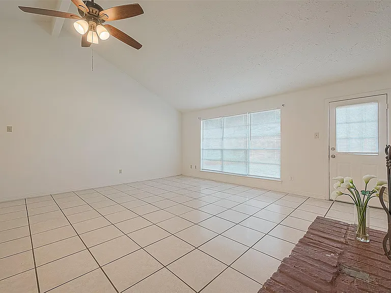 3806 Embarcadero Dr — Photo 7