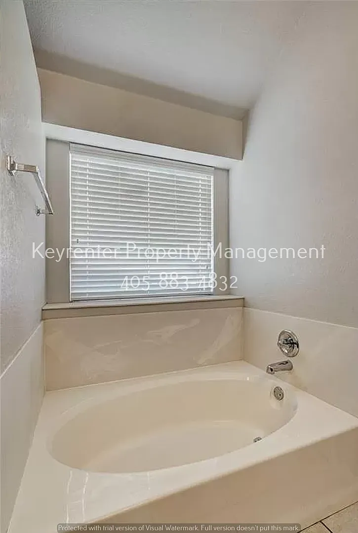 Beautiful 3 Bed 2 Bath in Edmond — Photo 3