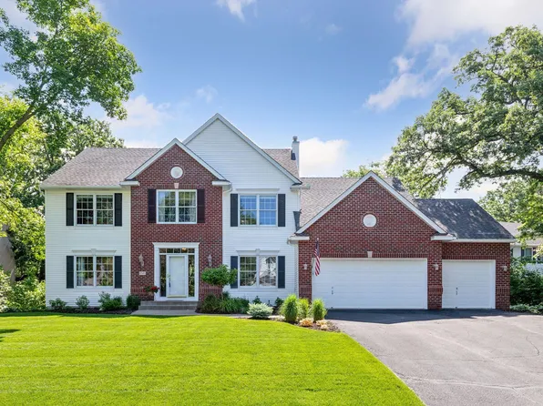 8583 Drake Ct, Chanhassen, MN 55317