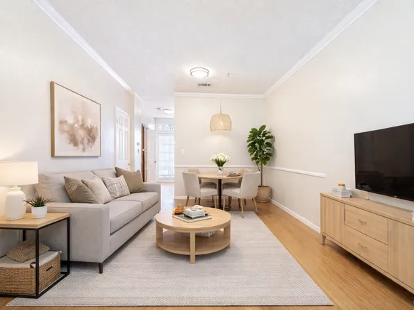 2300 Leon St APT 204, Austin, TX 78705