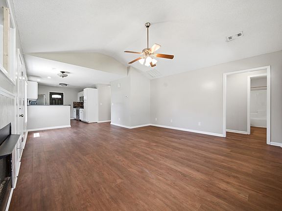 4th image of 149 Longshadow Dr
