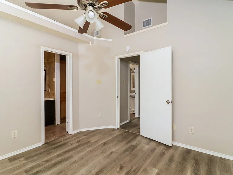 8409 Tallahassee Ln — Photo 11