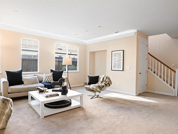 5th image of 3870 Pomfret Court