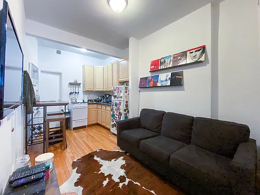 Rented by City Connections Realty | media 20