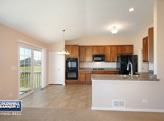 5th image of 3180 Manchester Dr