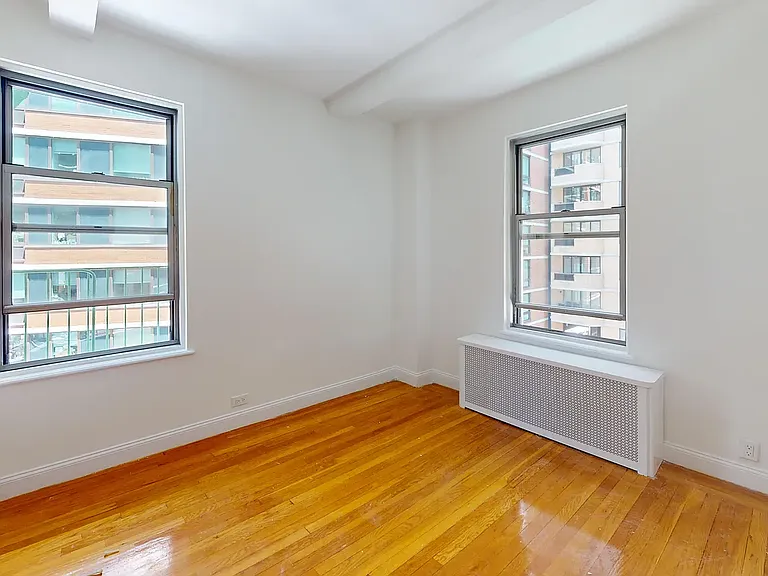 301 E 38th St #12H — Photo 7