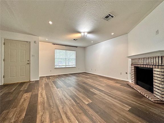 4th image of 17210 Ardisia Dr