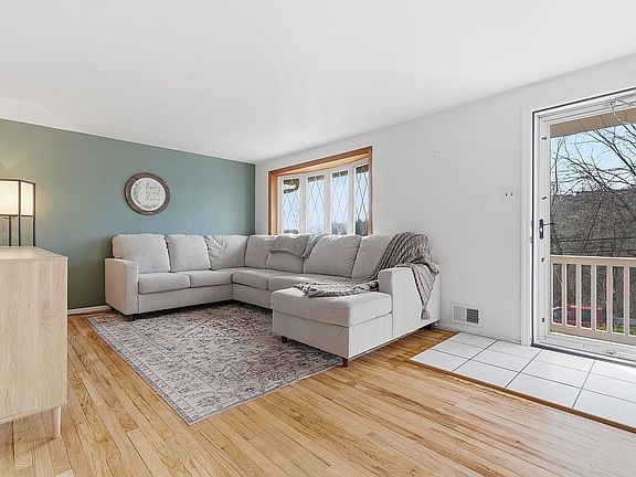 4th image of 505 Pointview Rd