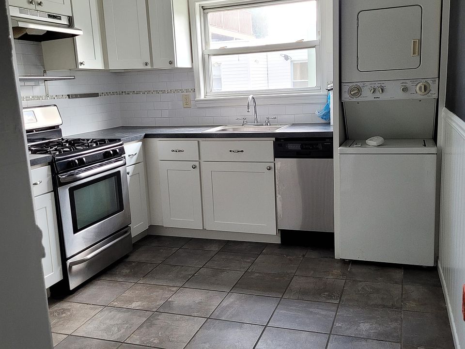 1st image of 1318 Moore St Floor 2