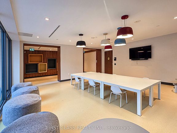 4th image of 7 Golden Lion Hts #N1907