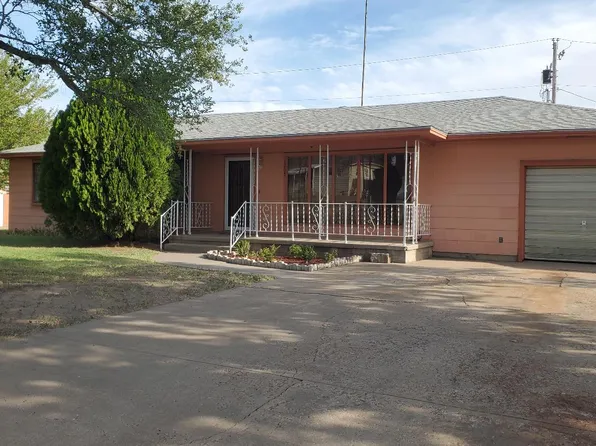 1207 Maple Blvd, Liberal, KS 67901