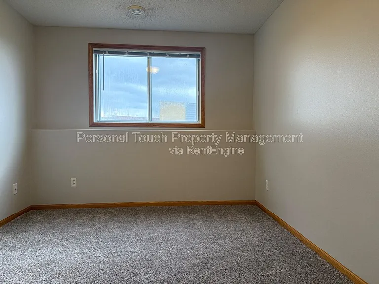 1143 39th Ave S — Photo 35