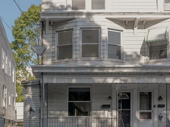 210 S Jackson St, Pottsville, PA 17901