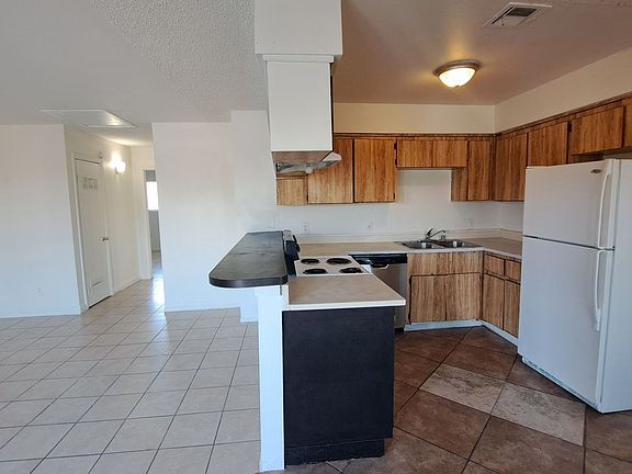 2nd image of 6975 Dunsbach Way APT 3