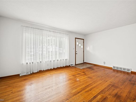 2nd image of 5826 Sweet Birch Dr
