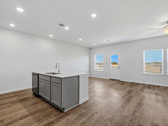 4th image of 4414 Albritton Ave
