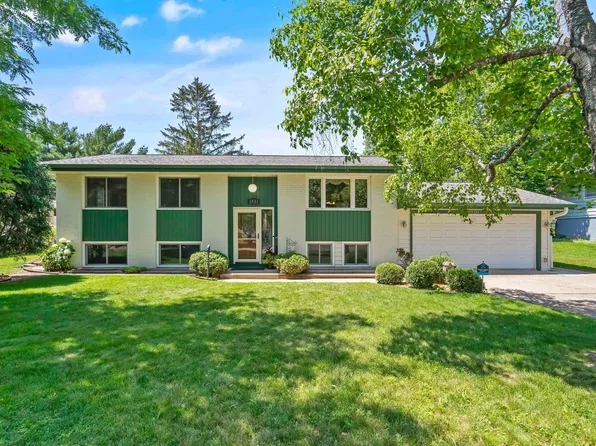 1533 Dixon Dr, Saint Paul Park, MN 55071