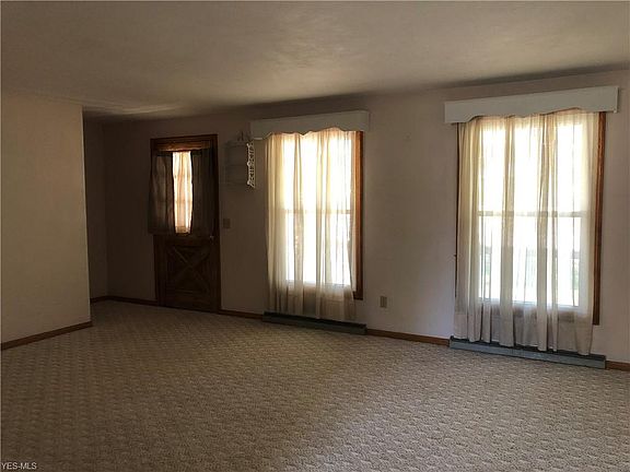 4th image of 1907 Edmar St