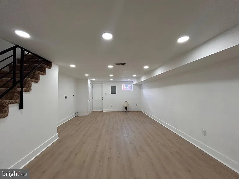 8033 Williams Ave — Photo 23