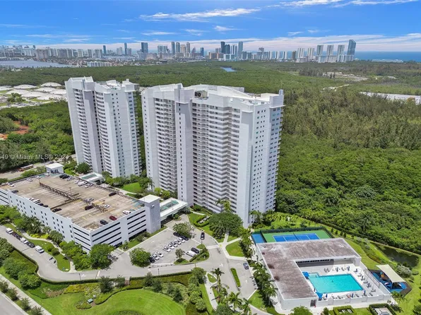 15051 Royal Oaks Ln APT 1004, North Miami, FL 33181