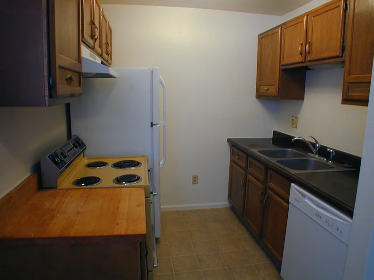 112 Erickson Ct — Photo 3