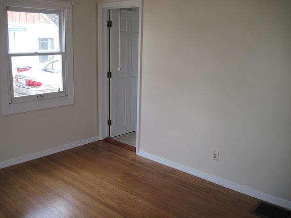 5th image of 5 Hartford Ct