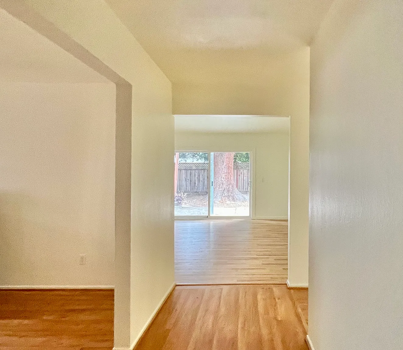 3 bed, 1400 sqft, $3,400 — Photo 2